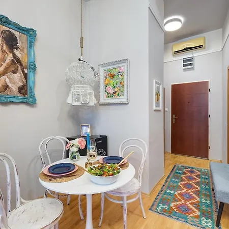 Bohemian In The Centre דירה
