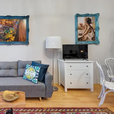 Bohemian In The Centre Apartment